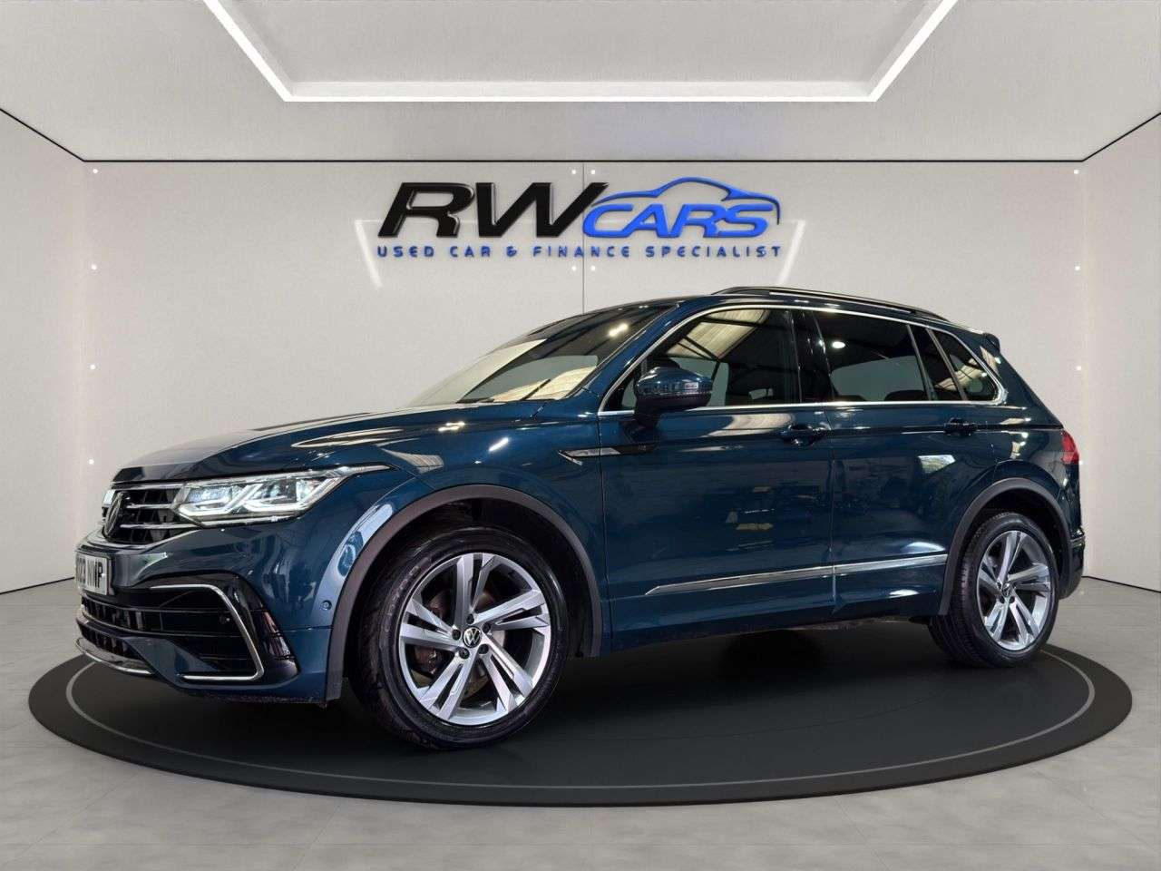 A 2023 VOLKSWAGEN TIGUAN 1.5 TSI R-Line Edition SUV 5dr Petrol DSG Euro 6 (s/s) (150 ps) A 2023 VOLKSWAGEN TIGUAN 1.5 TSI R-Line Edition SUV 5dr Petrol DSG Euro 6 (s/s) (150 ps)