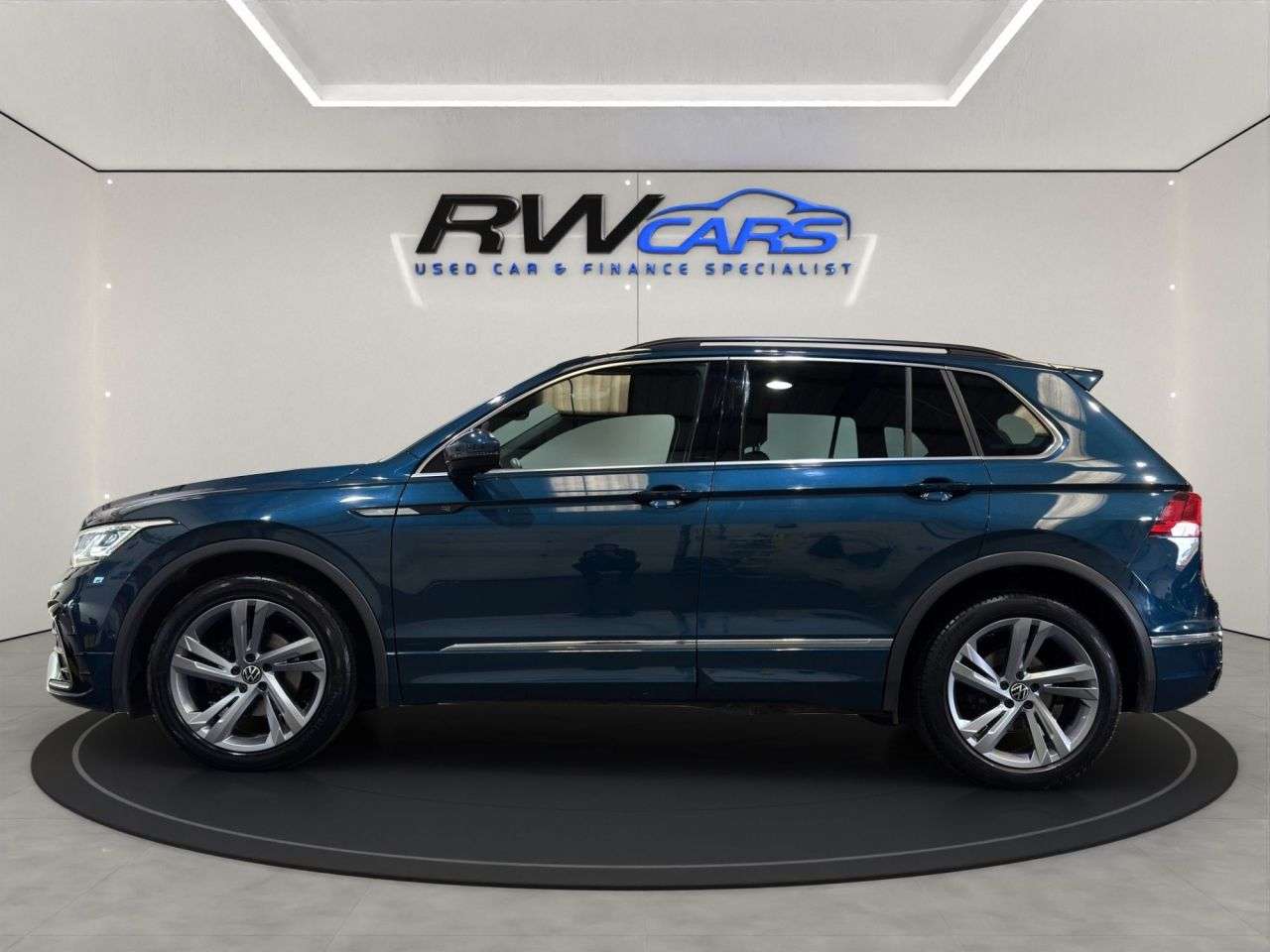 A 2023 VOLKSWAGEN TIGUAN 1.5 TSI R-Line Edition SUV 5dr Petrol DSG Euro 6 (s/s) (150 ps) A 2023 VOLKSWAGEN TIGUAN 1.5 TSI R-Line Edition SUV 5dr Petrol DSG Euro 6 (s/s) (150 ps)