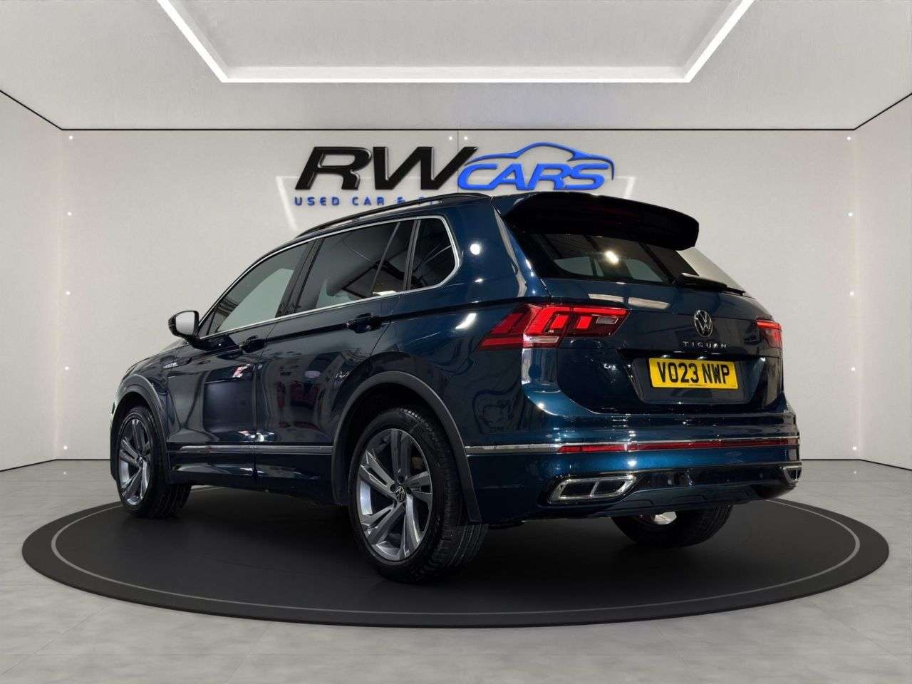 A 2023 VOLKSWAGEN TIGUAN 1.5 TSI R-Line Edition SUV 5dr Petrol DSG Euro 6 (s/s) (150 ps) A 2023 VOLKSWAGEN TIGUAN 1.5 TSI R-Line Edition SUV 5dr Petrol DSG Euro 6 (s/s) (150 ps)
