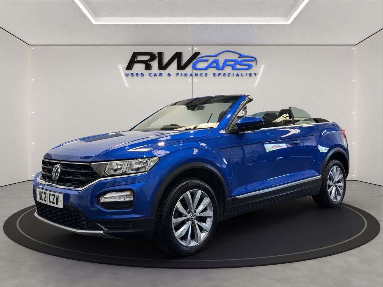 A 2021 VOLKSWAGEN T-ROC 1.5 TSI EVO Design Cabriolet 2dr Petrol DSG Euro 6 (s/s) (150 ps) A 2021 VOLKSWAGEN T-ROC 1.5 TSI EVO Design Cabriolet 2dr Petrol DSG Euro 6 (s/s) (150 ps)