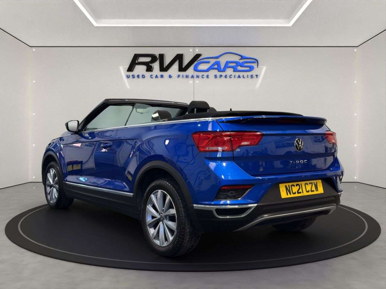 A 2021 VOLKSWAGEN T-ROC 1.5 TSI EVO Design Cabriolet 2dr Petrol DSG Euro 6 (s/s) (150 ps) A 2021 VOLKSWAGEN T-ROC 1.5 TSI EVO Design Cabriolet 2dr Petrol DSG Euro 6 (s/s) (150 ps)
