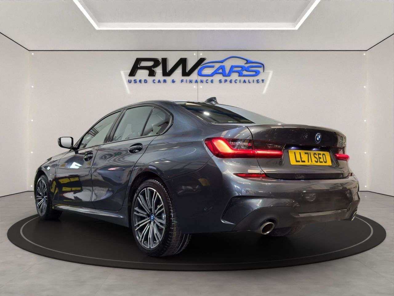 A 2021 BMW 3 SERIES 2.0 330e 12kWh M Sport Saloon 4dr Petrol Plug-in Hybrid Auto Euro 6 (s/s) ( A 2021 BMW 3 SERIES 2.0 330e 12kWh M Sport Saloon 4dr Petrol Plug-in Hybrid Auto Euro 6 (s/s) (