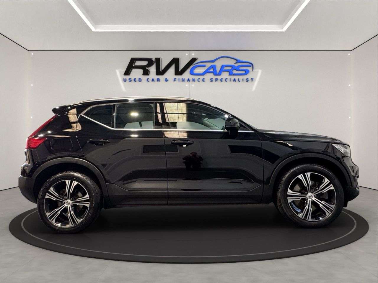 2022 VOLVO XC40 2022 VOLVO XC40