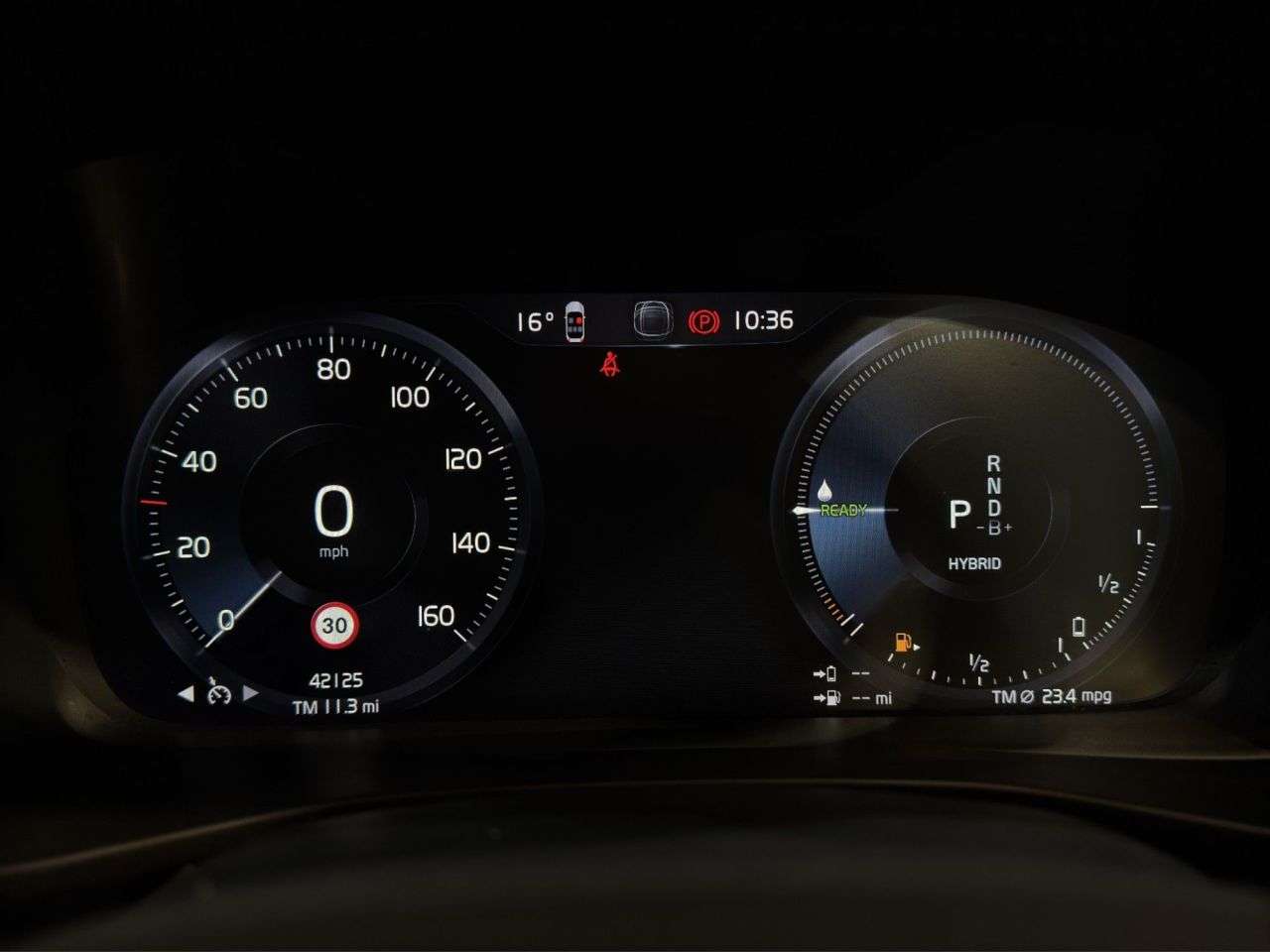 2022 VOLVO XC40 2022 VOLVO XC40