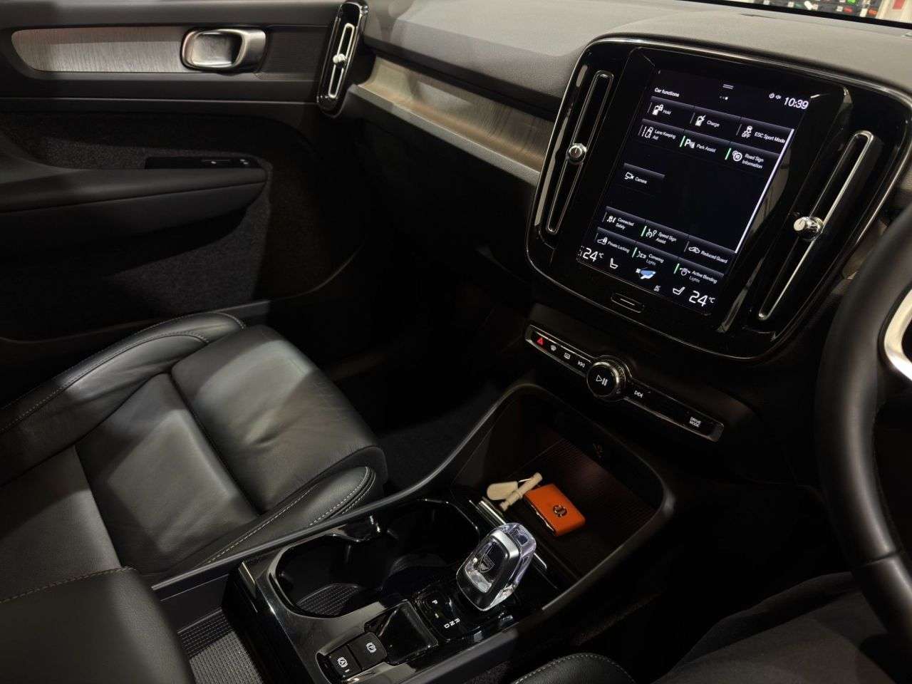 2022 VOLVO XC40 2022 VOLVO XC40