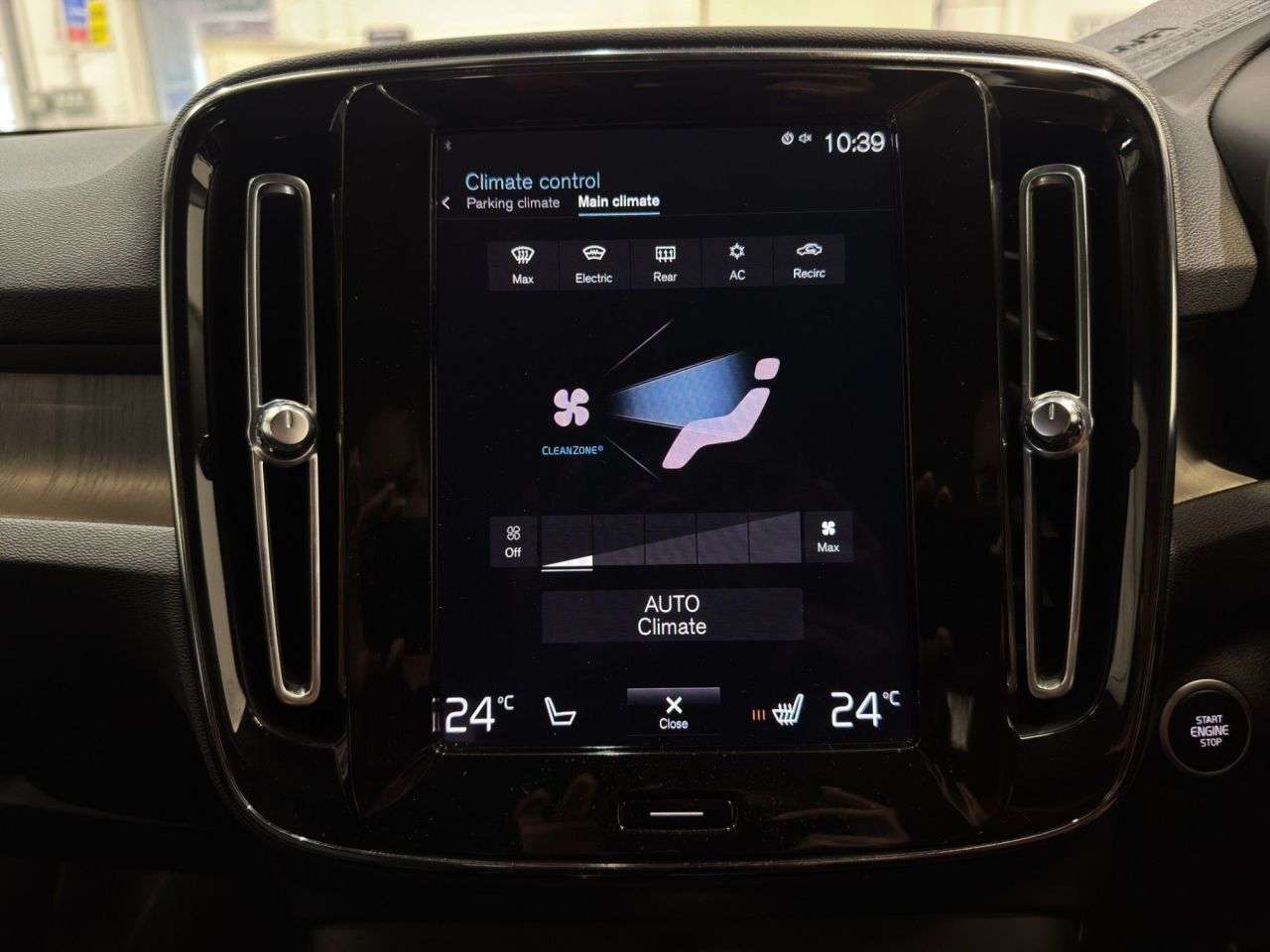 2022 VOLVO XC40 2022 VOLVO XC40
