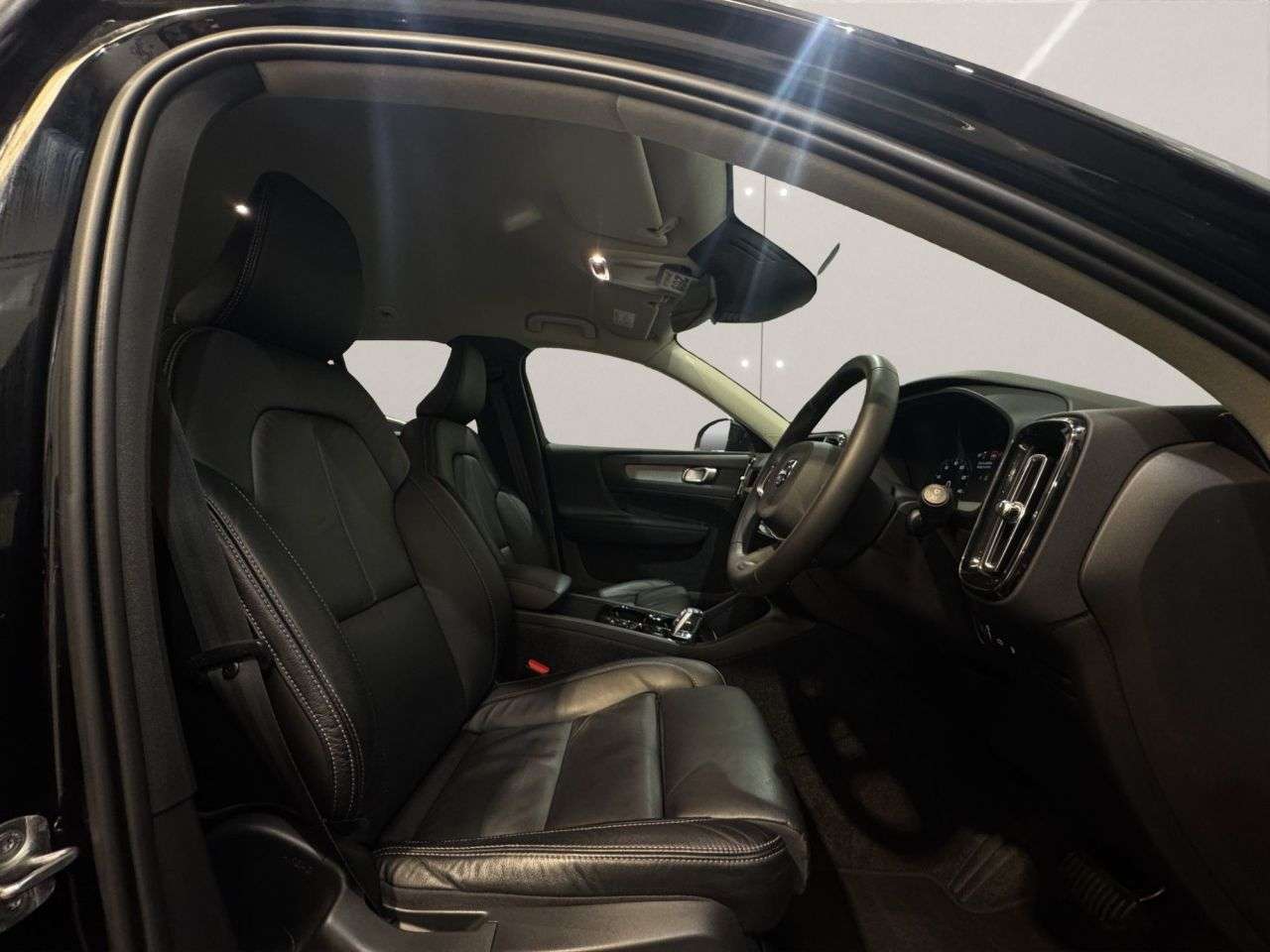 2022 VOLVO XC40 2022 VOLVO XC40