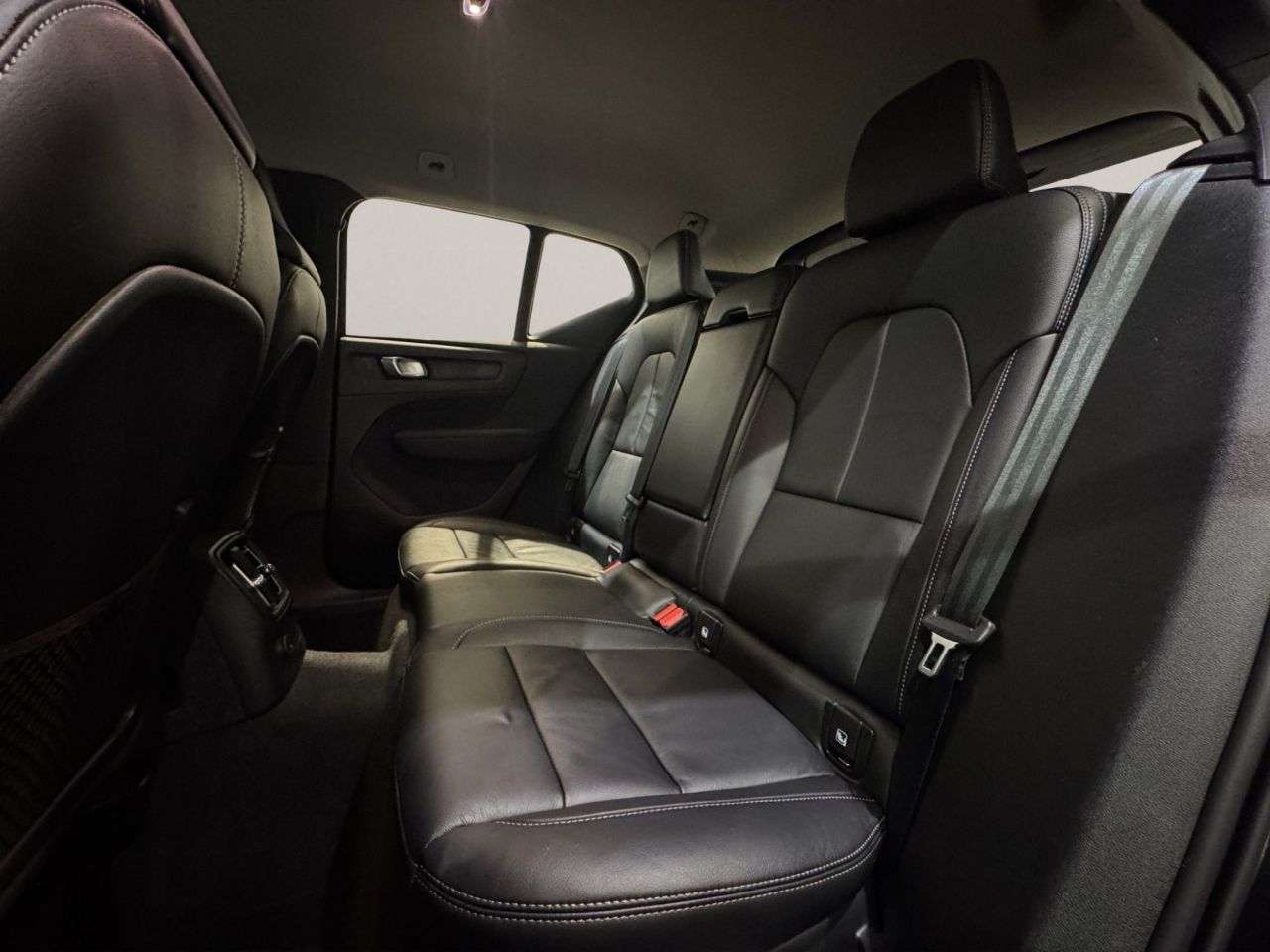 2022 VOLVO XC40 2022 VOLVO XC40
