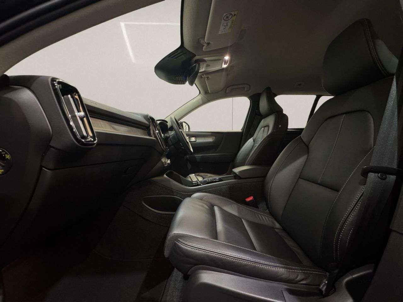 2022 VOLVO XC40 2022 VOLVO XC40