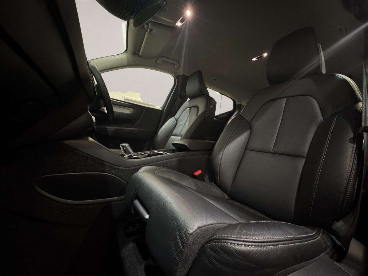 2022 VOLVO XC40 2022 VOLVO XC40