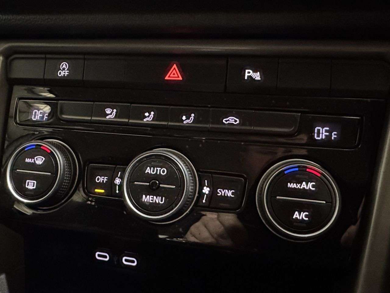 2021 VOLKSWAGEN T-ROC 2021 VOLKSWAGEN T-ROC