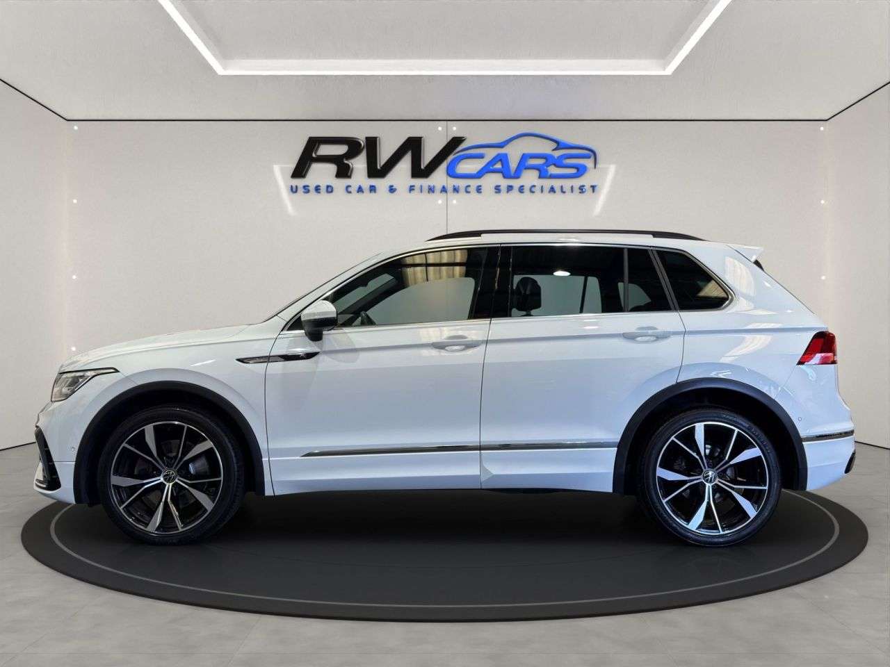 A 2022 VOLKSWAGEN TIGUAN 2.0 TSI R-Line SUV 5dr Petrol DSG 4Motion Euro 6 (s/s) (190 ps) A 2022 VOLKSWAGEN TIGUAN 2.0 TSI R-Line SUV 5dr Petrol DSG 4Motion Euro 6 (s/s) (190 ps)