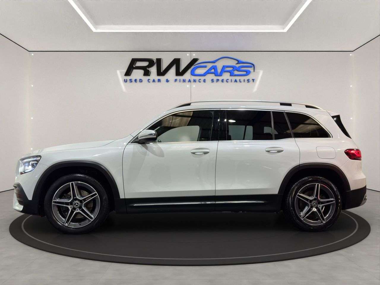 A 2022 MERCEDES-BENZ GLB 1.3 GLB200 AMG Line SUV 5dr Petrol 7G-DCT Euro 6 (s/s) (163 ps) A 2022 MERCEDES-BENZ GLB 1.3 GLB200 AMG Line SUV 5dr Petrol 7G-DCT Euro 6 (s/s) (163 ps)