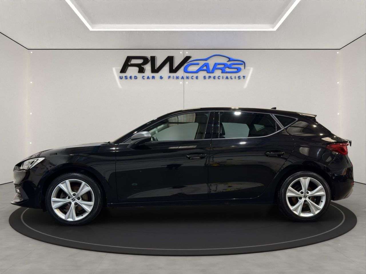 A 2021 SEAT LEON 1.5 TSI EVO FR Hatchback 5dr Petrol Manual Euro 6 (s/s) (130 ps) A 2021 SEAT LEON 1.5 TSI EVO FR Hatchback 5dr Petrol Manual Euro 6 (s/s) (130 ps)