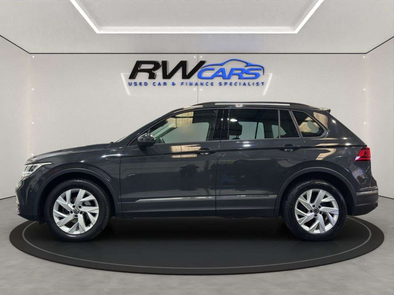 A 2021 VOLKSWAGEN TIGUAN 1.5 TSI Life SUV 5dr Petrol DSG Euro 6 (s/s) (150 ps) A 2021 VOLKSWAGEN TIGUAN 1.5 TSI Life SUV 5dr Petrol DSG Euro 6 (s/s) (150 ps)