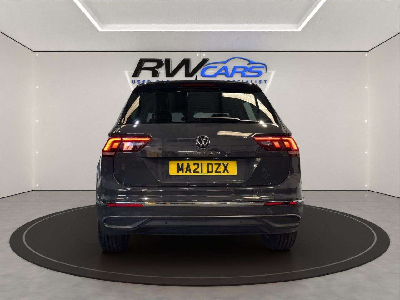 A 2021 VOLKSWAGEN TIGUAN 1.5 TSI Life SUV 5dr Petrol DSG Euro 6 (s/s) (150 ps) A 2021 VOLKSWAGEN TIGUAN 1.5 TSI Life SUV 5dr Petrol DSG Euro 6 (s/s) (150 ps)