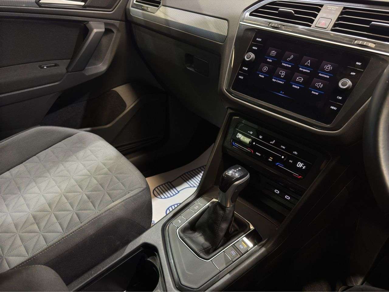 2021 VOLKSWAGEN TIGUAN 2021 VOLKSWAGEN TIGUAN