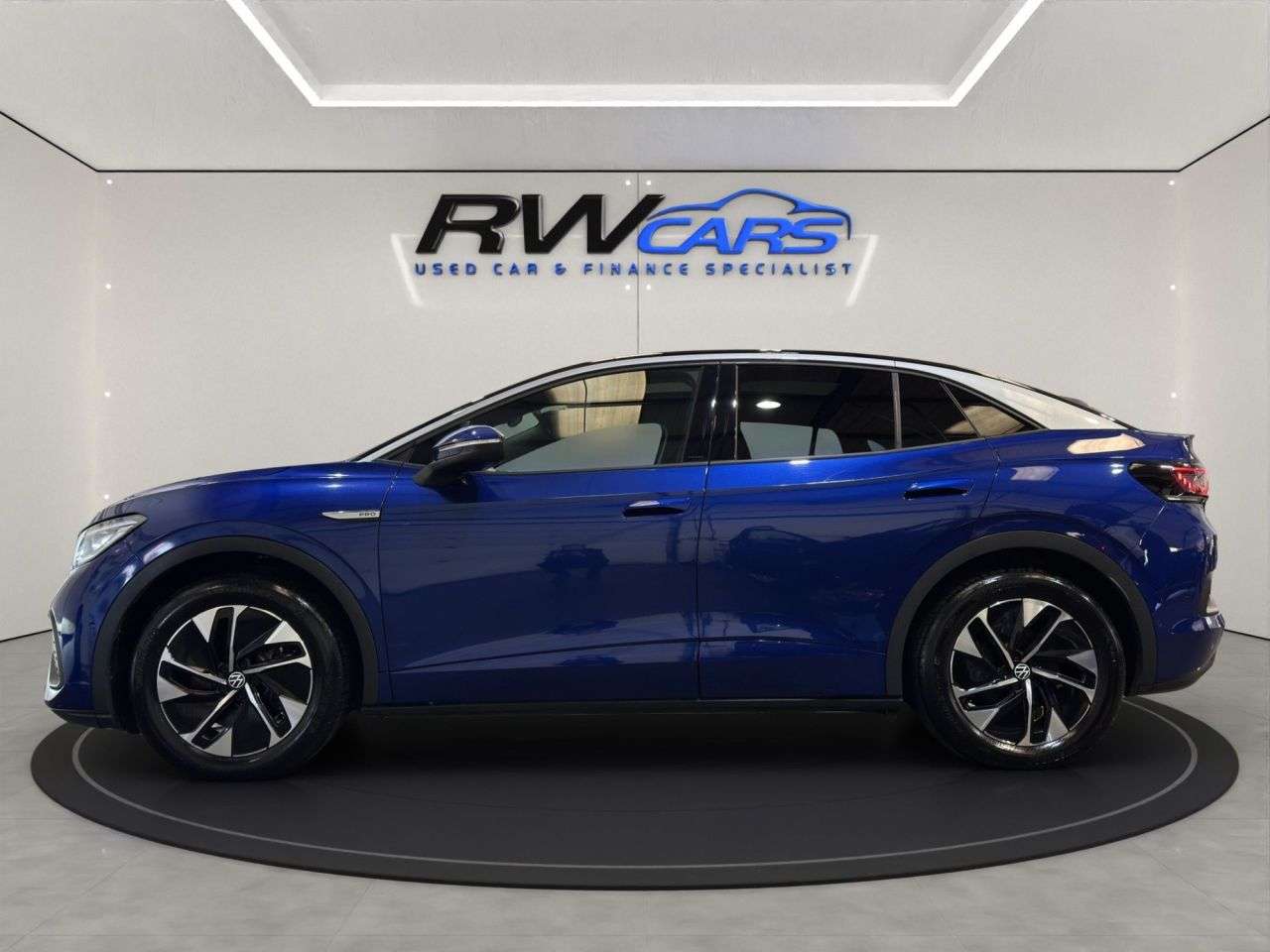 A 2022 VOLKSWAGEN ID.5 Pro 77kWh Style SUV 5dr Electric Auto (174 ps) A 2022 VOLKSWAGEN ID.5 Pro 77kWh Style SUV 5dr Electric Auto (174 ps)