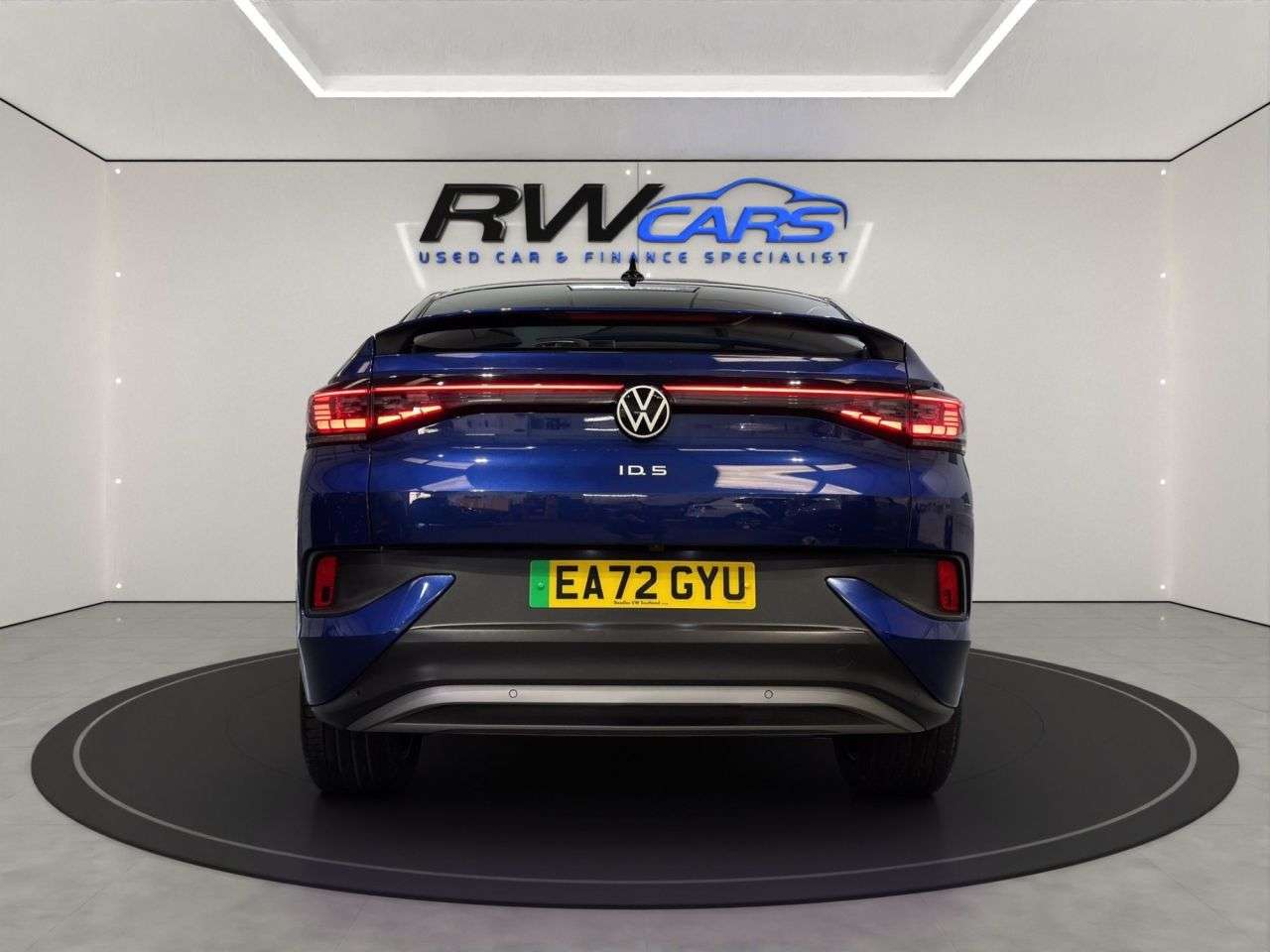 A 2022 VOLKSWAGEN ID.5 Pro 77kWh Style SUV 5dr Electric Auto (174 ps) A 2022 VOLKSWAGEN ID.5 Pro 77kWh Style SUV 5dr Electric Auto (174 ps)