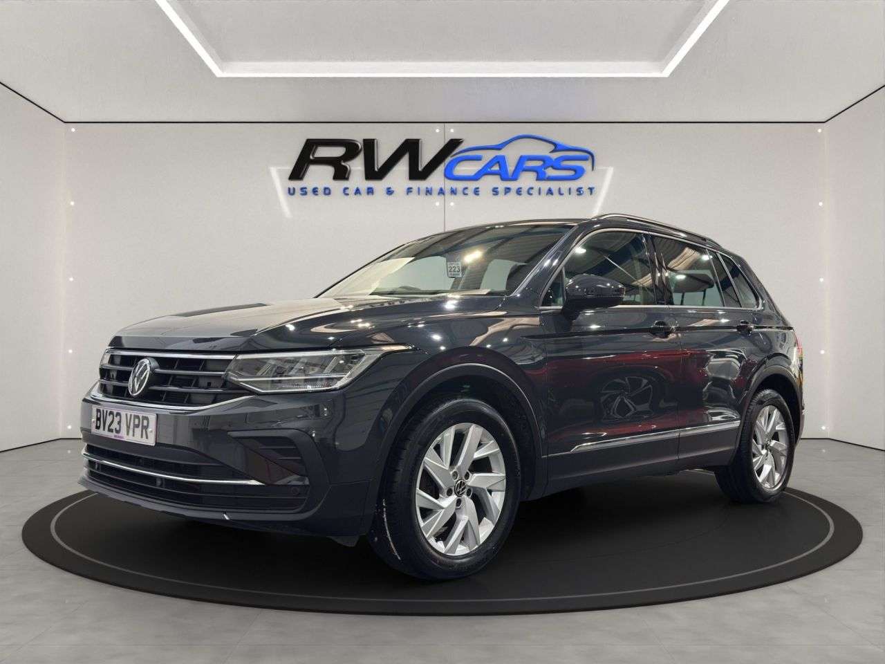 A 2023 VOLKSWAGEN TIGUAN 1.5 TSI Life SUV 5dr Petrol DSG Euro 6 (s/s) (150 ps) A 2023 VOLKSWAGEN TIGUAN 1.5 TSI Life SUV 5dr Petrol DSG Euro 6 (s/s) (150 ps)