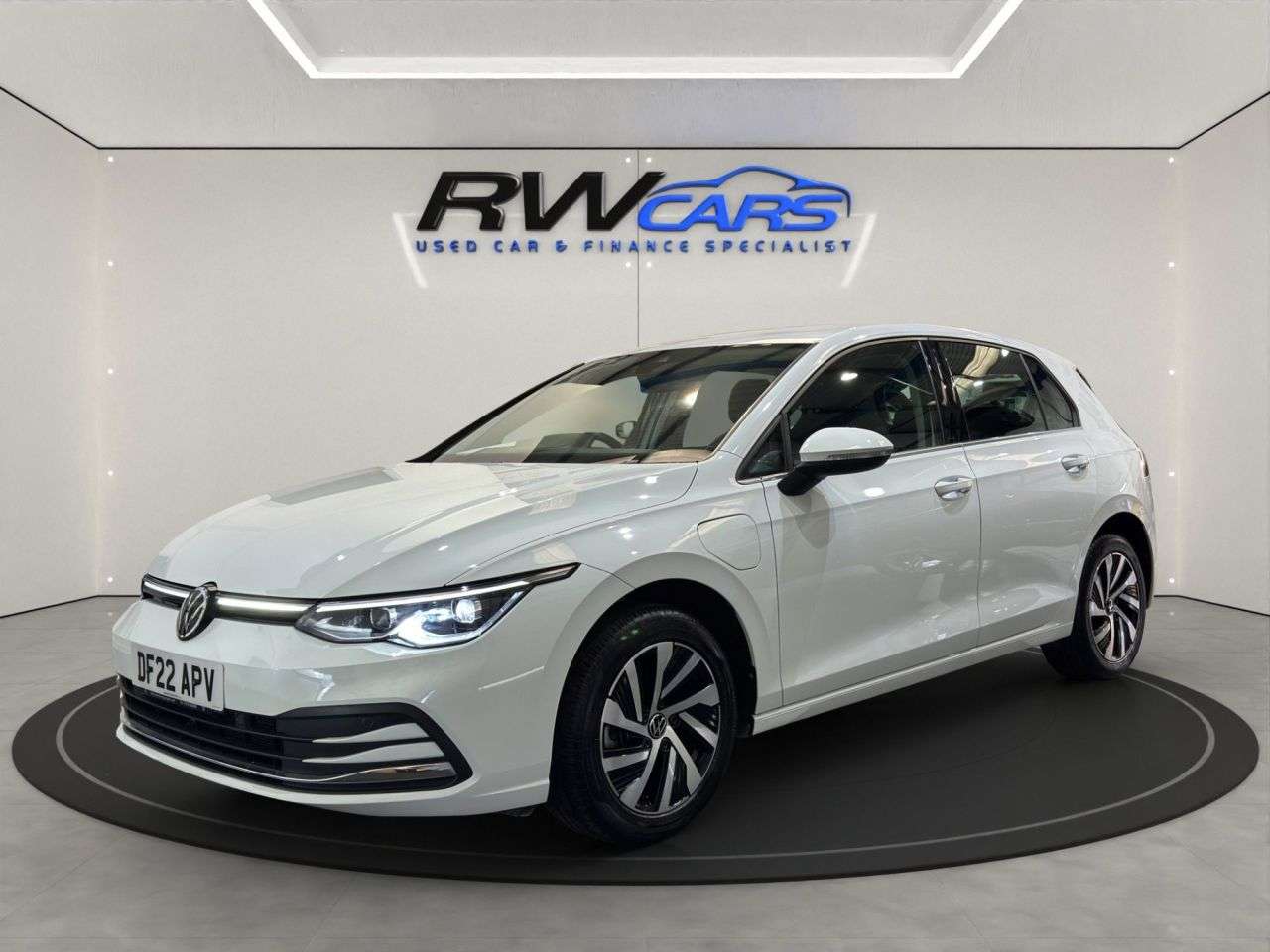 A 2022 VOLKSWAGEN GOLF 1.4 TSI 13kWh Style Hatchback 5dr Petrol Plug-in Hybrid DSG Euro 6 (s/s) (2 A 2022 VOLKSWAGEN GOLF 1.4 TSI 13kWh Style Hatchback 5dr Petrol Plug-in Hybrid DSG Euro 6 (s/s) (2