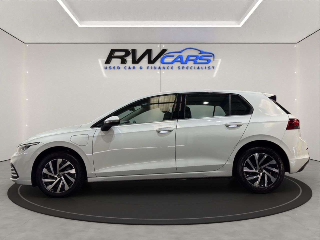 A 2022 VOLKSWAGEN GOLF 1.4 TSI 13kWh Style Hatchback 5dr Petrol Plug-in Hybrid DSG Euro 6 (s/s) (2 A 2022 VOLKSWAGEN GOLF 1.4 TSI 13kWh Style Hatchback 5dr Petrol Plug-in Hybrid DSG Euro 6 (s/s) (2