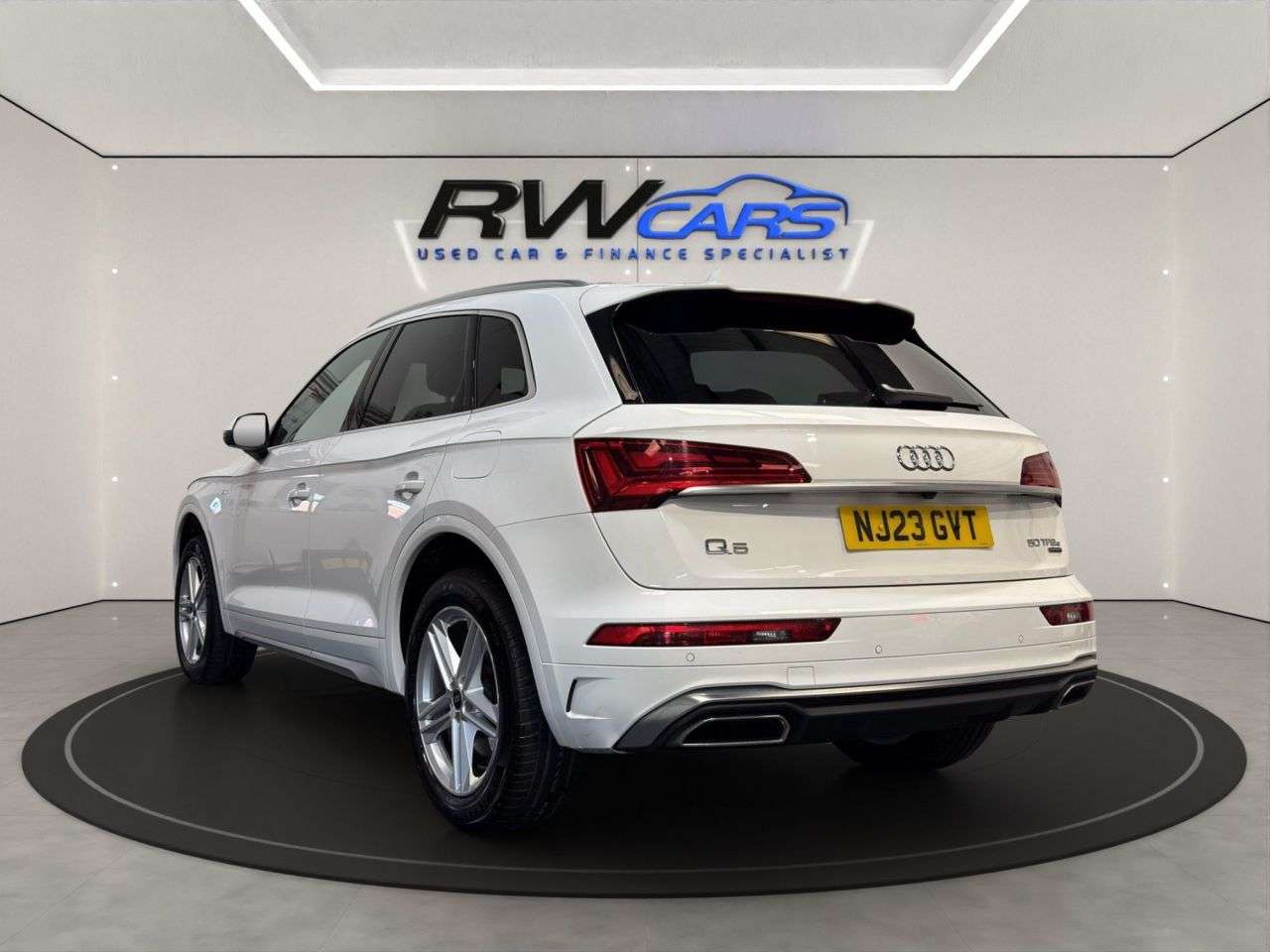 A 2023 AUDI Q5 2.0 TFSIe 50 S line SUV 5dr Petrol Plug-in Hybrid S Tronic quattro Euro 6 ( A 2023 AUDI Q5 2.0 TFSIe 50 S line SUV 5dr Petrol Plug-in Hybrid S Tronic quattro Euro 6 (