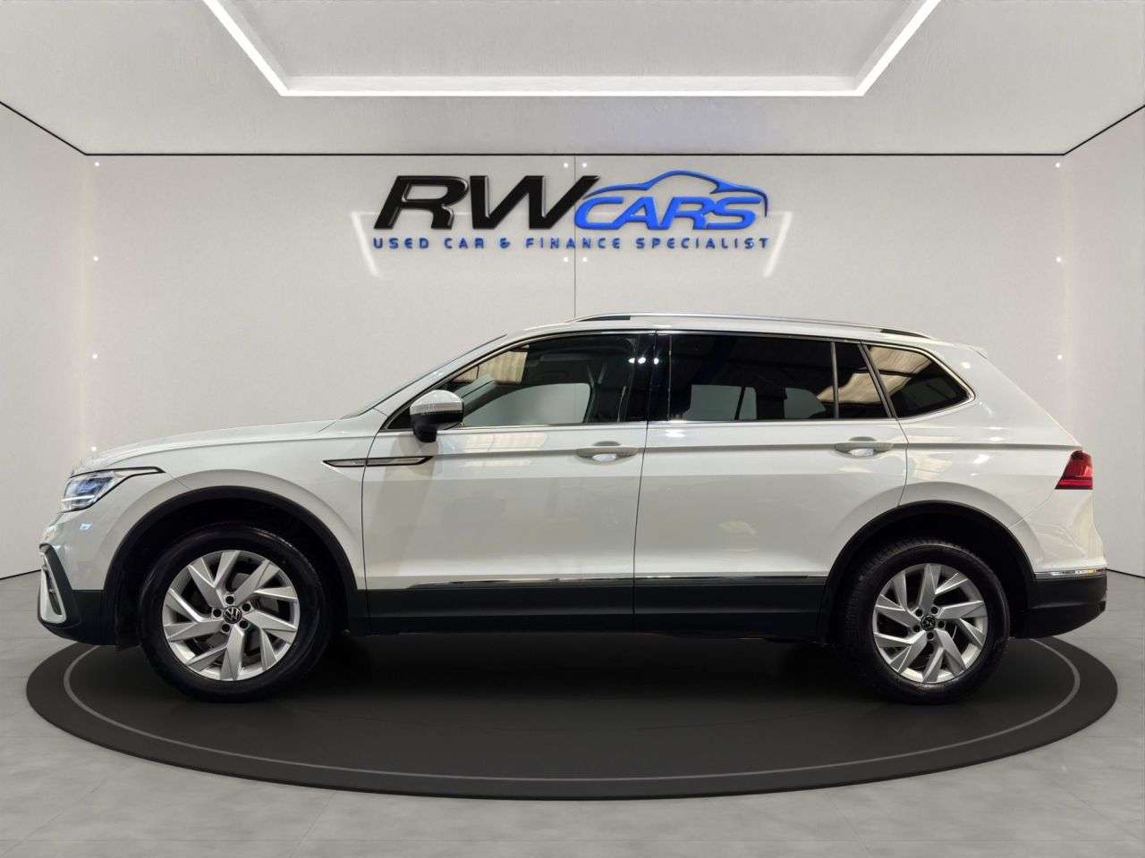 A 2023 VOLKSWAGEN TIGUAN ALLSPACE 1.5 TSI Life SUV 5dr Petrol DSG Euro 6 (s/s) (150 ps) A 2023 VOLKSWAGEN TIGUAN ALLSPACE 1.5 TSI Life SUV 5dr Petrol DSG Euro 6 (s/s) (150 ps)