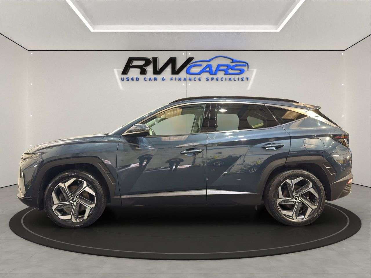 A 2023 HYUNDAI TUCSON 1.6 h T-GDi 13.8kWh Ultimate SUV 5dr Petrol Plug-in Hybrid Auto 4WD Euro 6 A 2023 HYUNDAI TUCSON 1.6 h T-GDi 13.8kWh Ultimate SUV 5dr Petrol Plug-in Hybrid Auto 4WD Euro 6