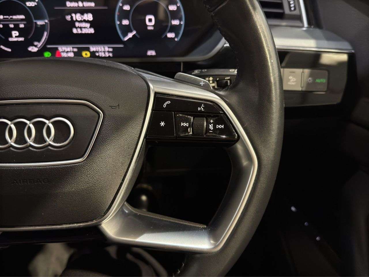 2021 AUDI E-TRON 2021 AUDI E-TRON