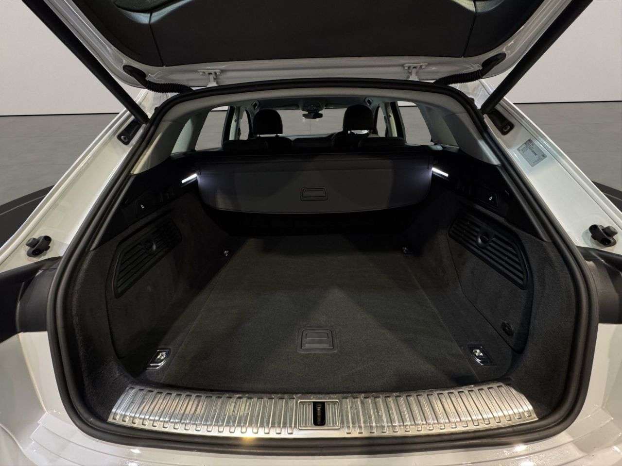 2021 AUDI E-TRON 2021 AUDI E-TRON