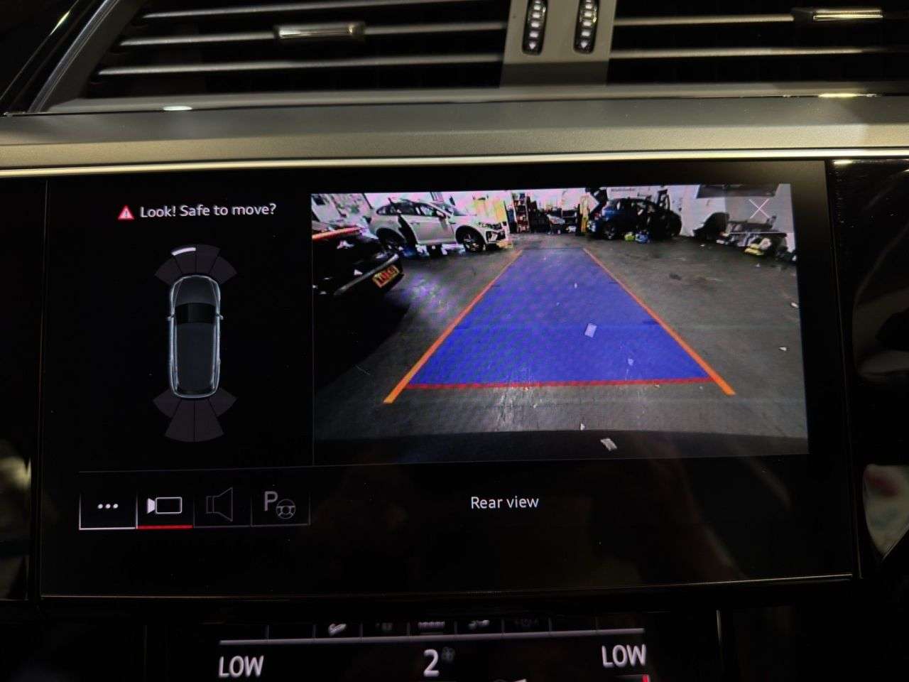 2023 AUDI Q8 E-TRON 2023 AUDI Q8 E-TRON