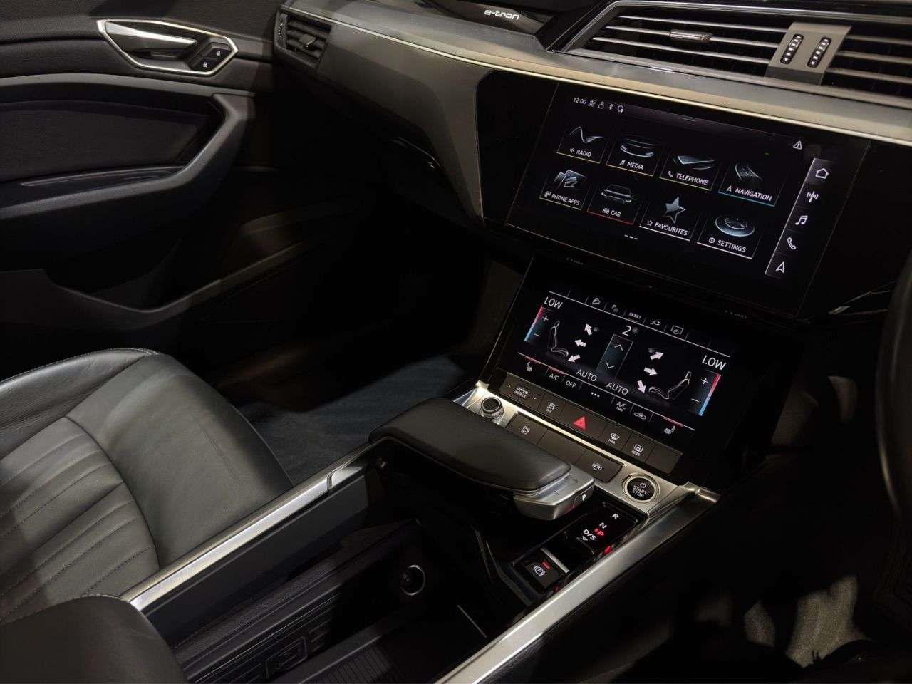2023 AUDI Q8 E-TRON 2023 AUDI Q8 E-TRON