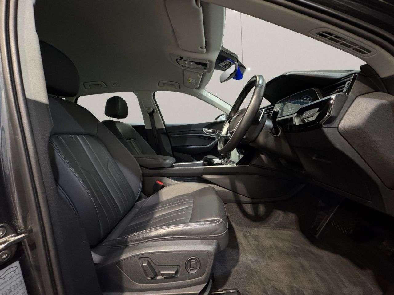 2023 AUDI Q8 E-TRON 2023 AUDI Q8 E-TRON