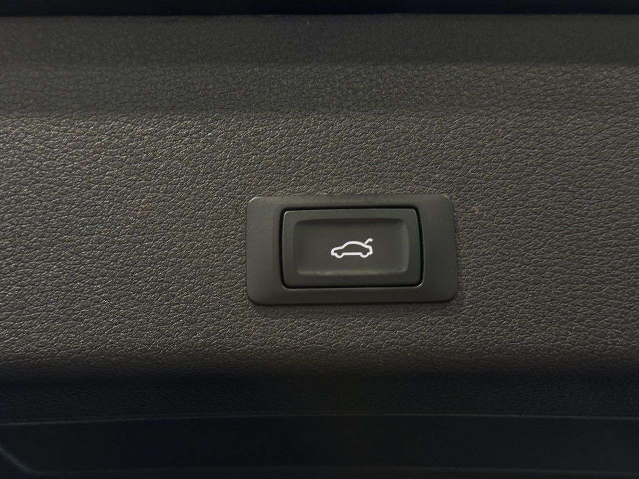 2023 AUDI Q8 E-TRON 2023 AUDI Q8 E-TRON
