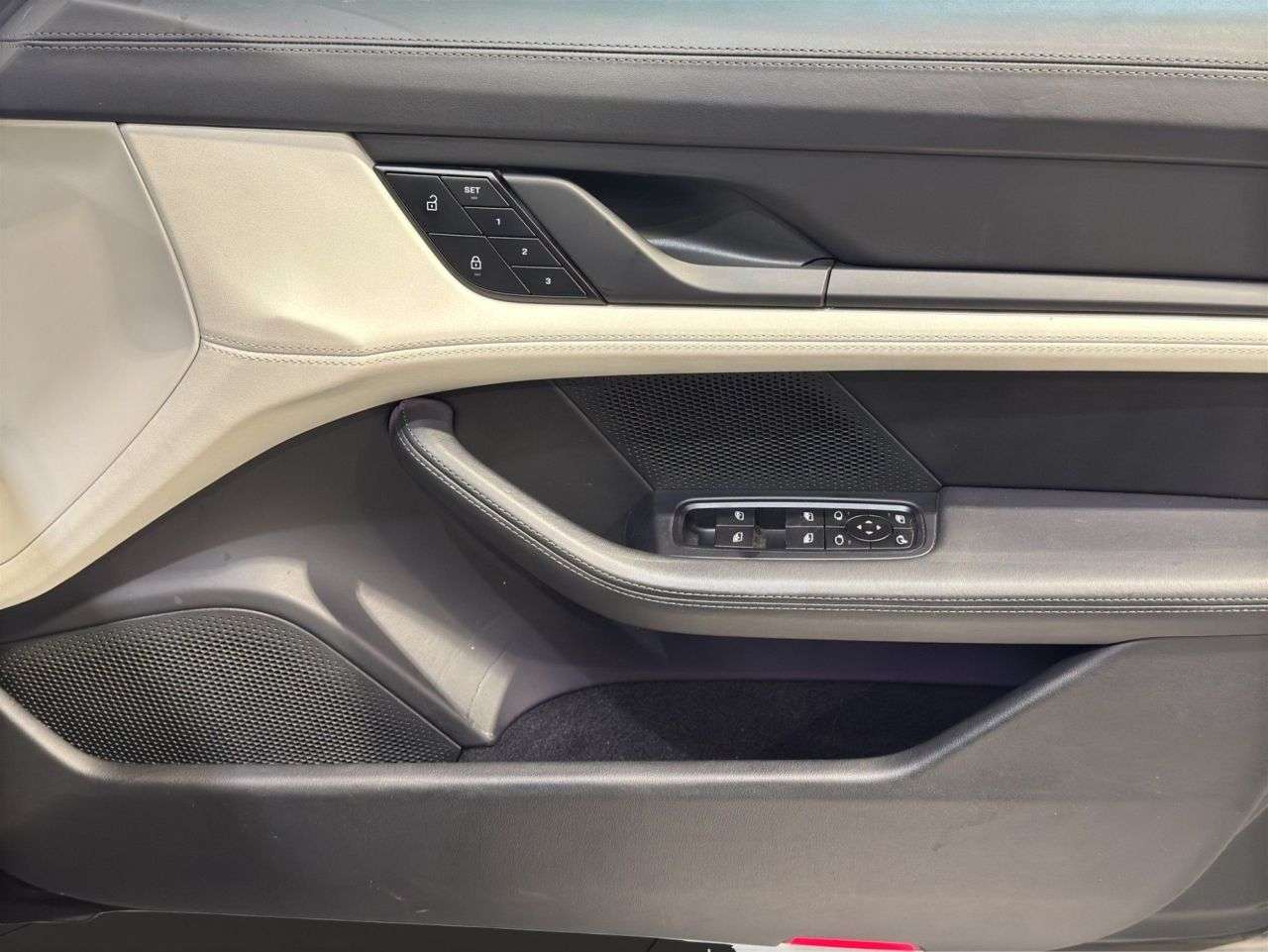 2022 PORSCHE TAYCAN 2022 PORSCHE TAYCAN