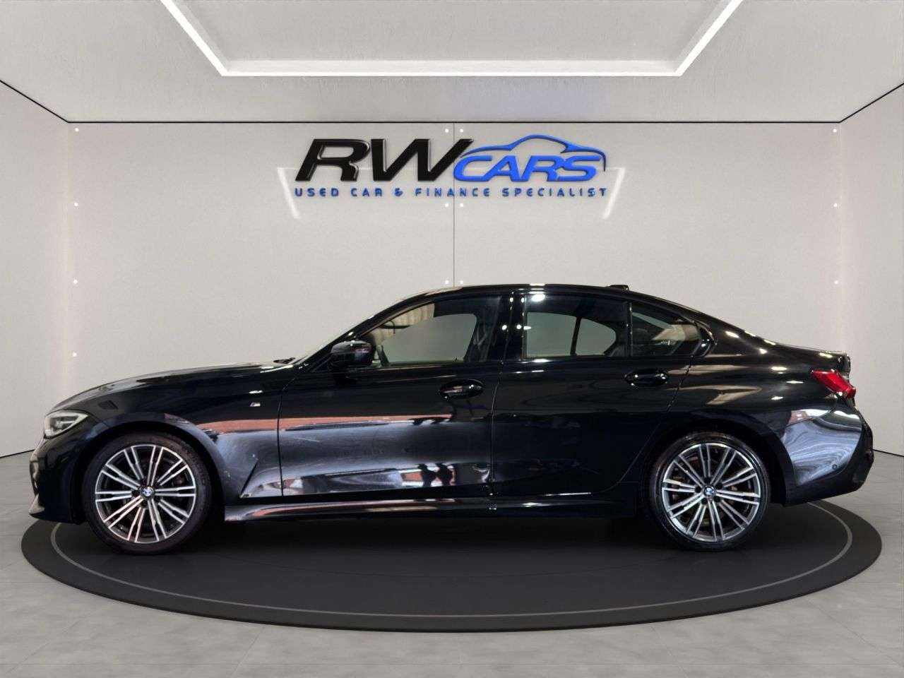 A 2019 BMW 3 SERIES 2.0 318d M Sport Saloon 4dr Diesel Manual Euro 6 (s/s) (150 ps) A 2019 BMW 3 SERIES 2.0 318d M Sport Saloon 4dr Diesel Manual Euro 6 (s/s) (150 ps)