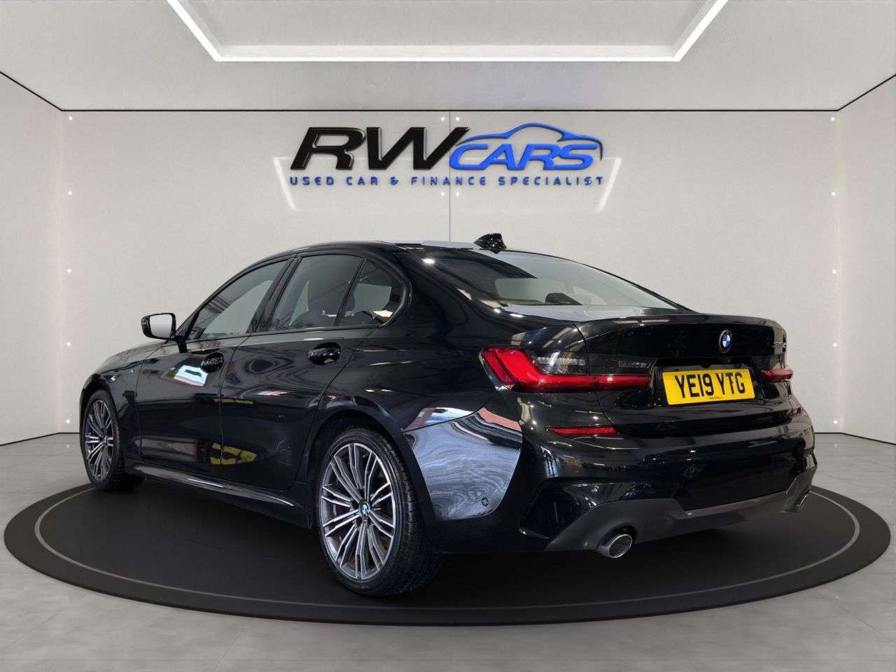 A 2019 BMW 3 SERIES 2.0 318d M Sport Saloon 4dr Diesel Manual Euro 6 (s/s) (150 ps) A 2019 BMW 3 SERIES 2.0 318d M Sport Saloon 4dr Diesel Manual Euro 6 (s/s) (150 ps)
