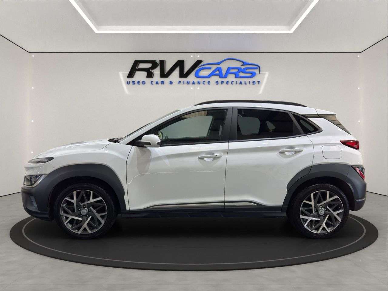 A 2023 HYUNDAI KONA 1.6 h-GDi Premium SUV 5dr Petrol Hybrid DCT Euro 6 (s/s) (141 ps) A 2023 HYUNDAI KONA 1.6 h-GDi Premium SUV 5dr Petrol Hybrid DCT Euro 6 (s/s) (141 ps)