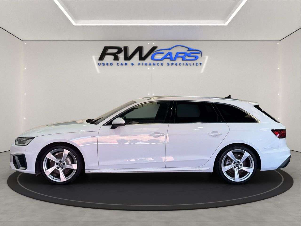 A 2024 AUDI A4 AVANT 2.0 TFSI 40 S line Estate 5dr Petrol S Tronic Euro 6 (s/s) (204 ps) A 2024 AUDI A4 AVANT 2.0 TFSI 40 S line Estate 5dr Petrol S Tronic Euro 6 (s/s) (204 ps)