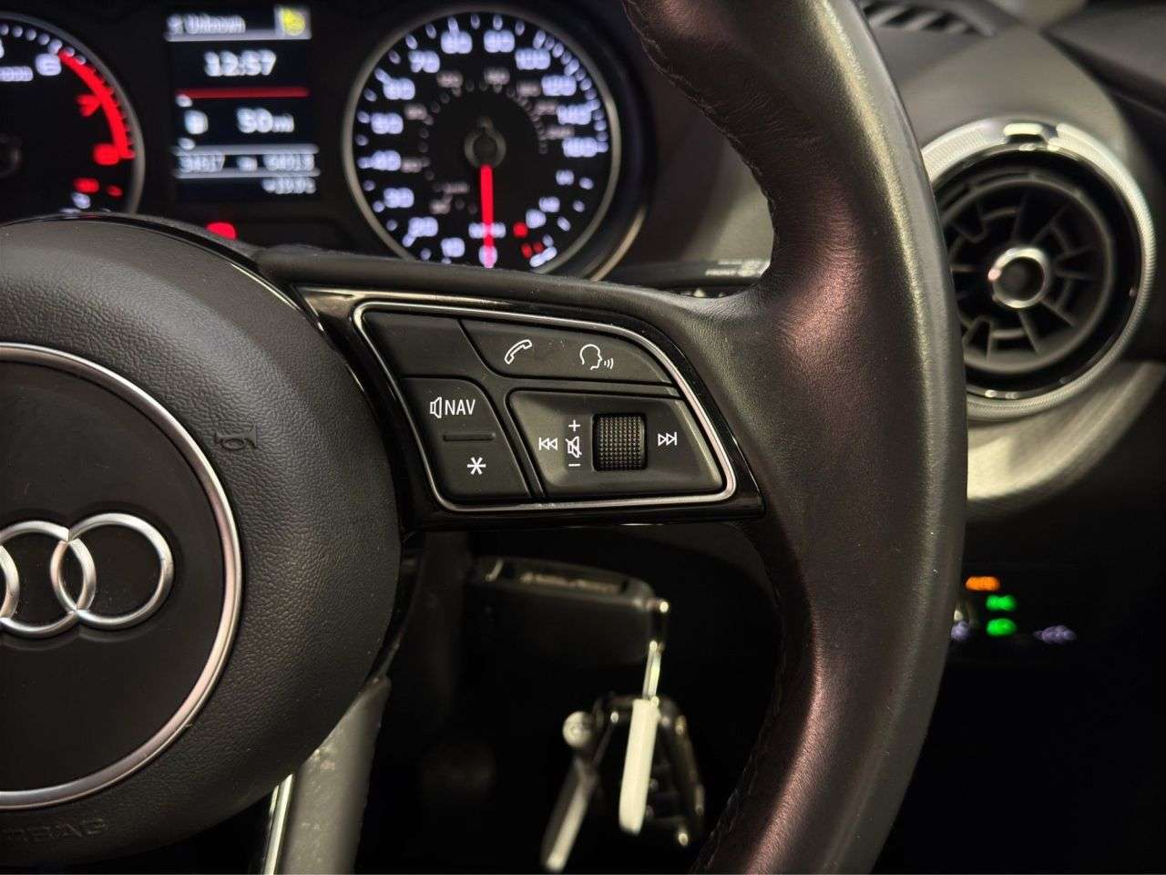 2021 AUDI Q2 2021 AUDI Q2