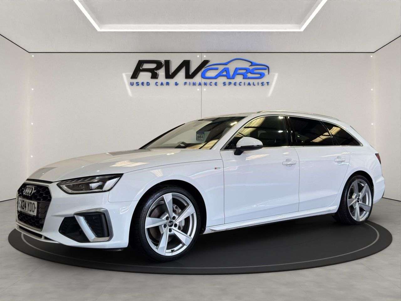 A 2024 AUDI A4 AVANT 2.0 TFSI 40 S line Estate 5dr Petrol S Tronic Euro 6 (s/s) (204 ps) A 2024 AUDI A4 AVANT 2.0 TFSI 40 S line Estate 5dr Petrol S Tronic Euro 6 (s/s) (204 ps)
