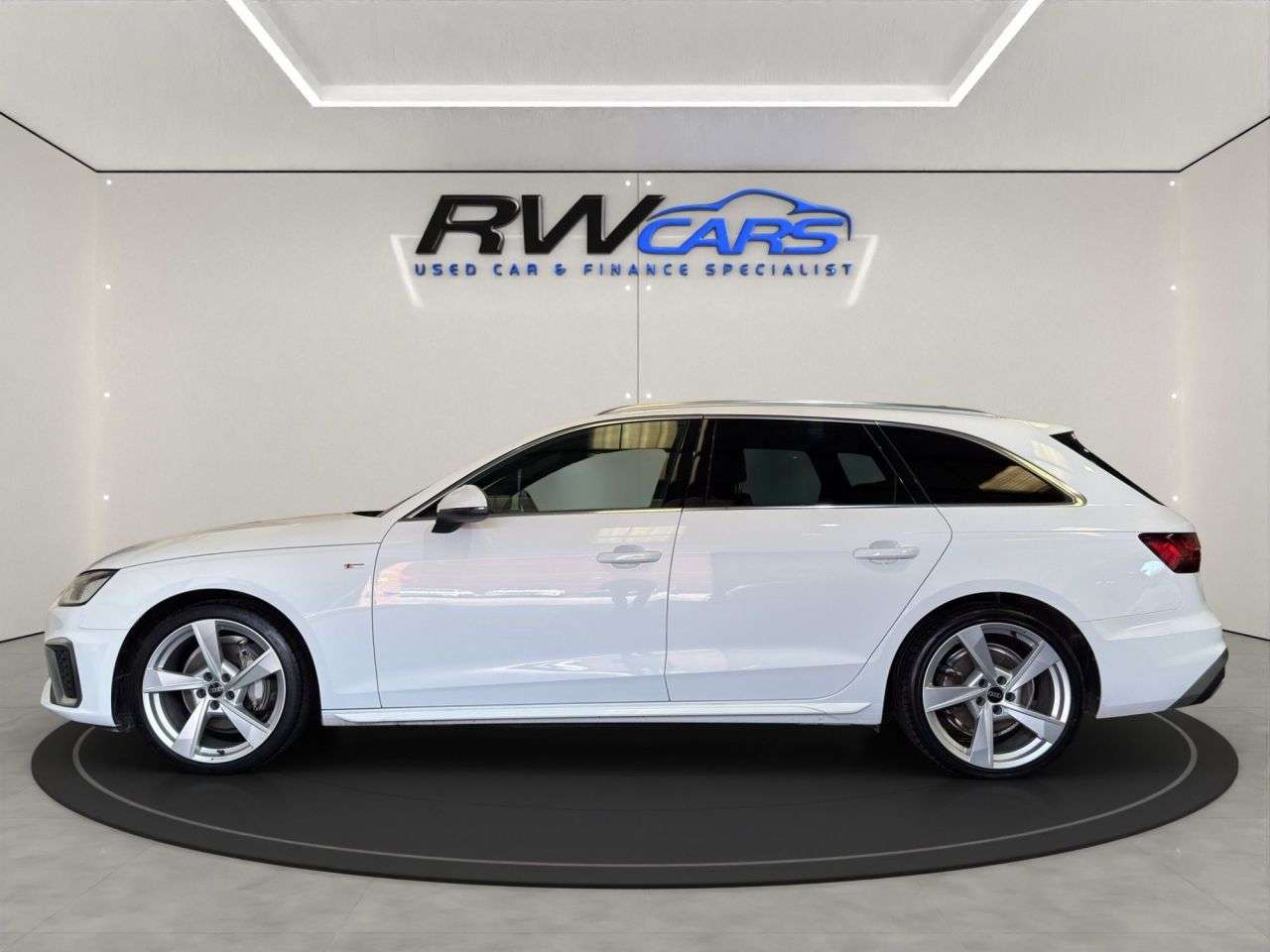 A 2024 AUDI A4 AVANT 2.0 TFSI 40 S line Estate 5dr Petrol S Tronic Euro 6 (s/s) (204 ps) A 2024 AUDI A4 AVANT 2.0 TFSI 40 S line Estate 5dr Petrol S Tronic Euro 6 (s/s) (204 ps)