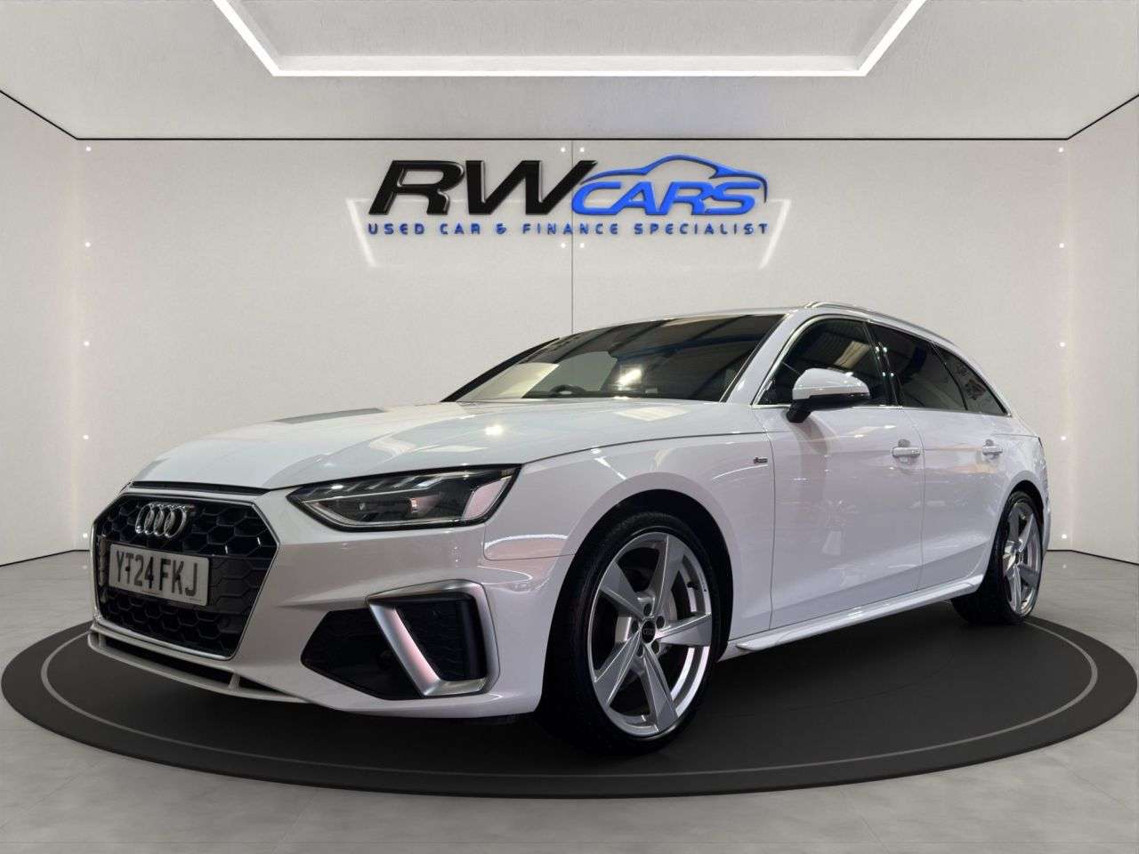 A 2024 AUDI A4 AVANT 2.0 TFSI 40 S line Estate 5dr Petrol S Tronic Euro 6 (s/s) (204 ps) A 2024 AUDI A4 AVANT 2.0 TFSI 40 S line Estate 5dr Petrol S Tronic Euro 6 (s/s) (204 ps)