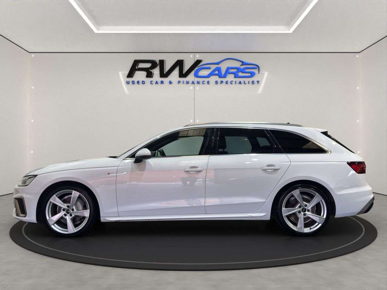 A 2024 AUDI A4 AVANT 2.0 TFSI 40 S line Estate 5dr Petrol S Tronic Euro 6 (s/s) (204 ps) A 2024 AUDI A4 AVANT 2.0 TFSI 40 S line Estate 5dr Petrol S Tronic Euro 6 (s/s) (204 ps)