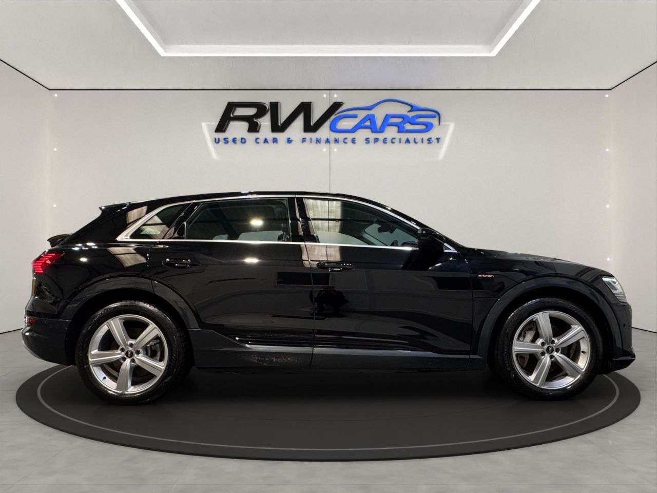 2021 AUDI E-TRON 2021 AUDI E-TRON