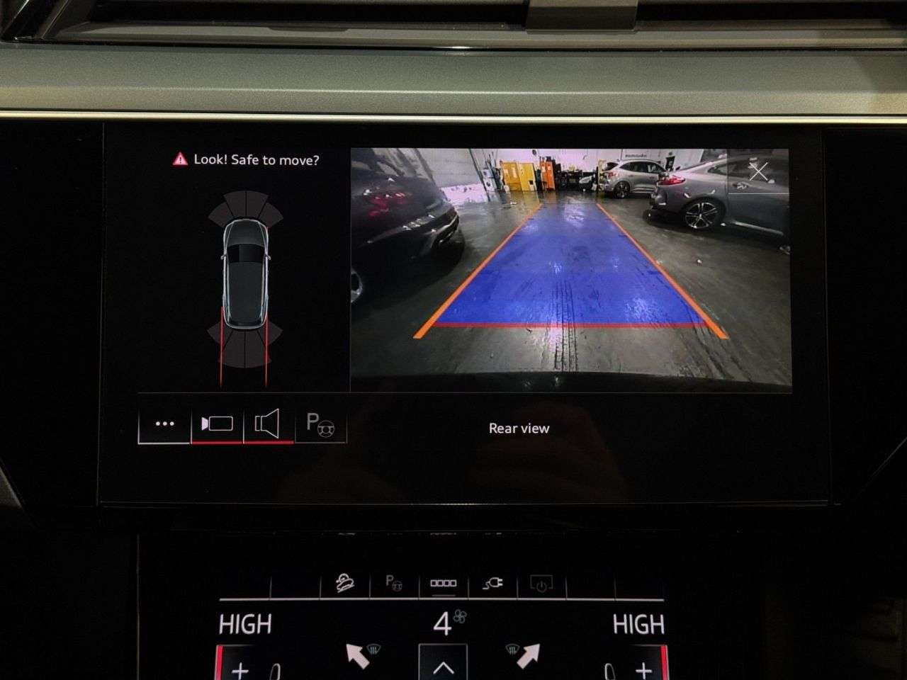 2021 AUDI E-TRON 2021 AUDI E-TRON
