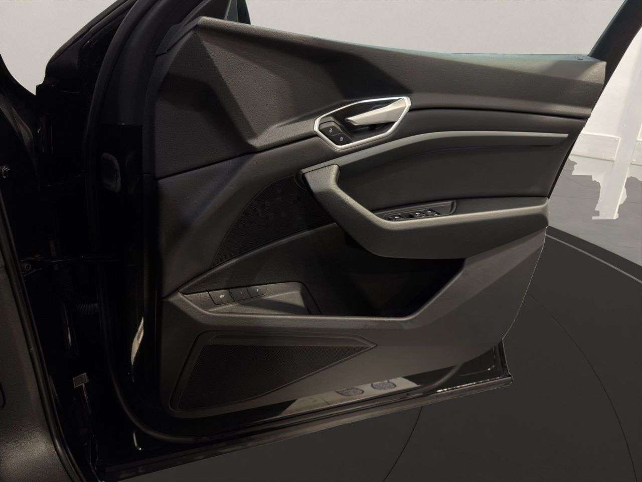 2021 AUDI E-TRON 2021 AUDI E-TRON