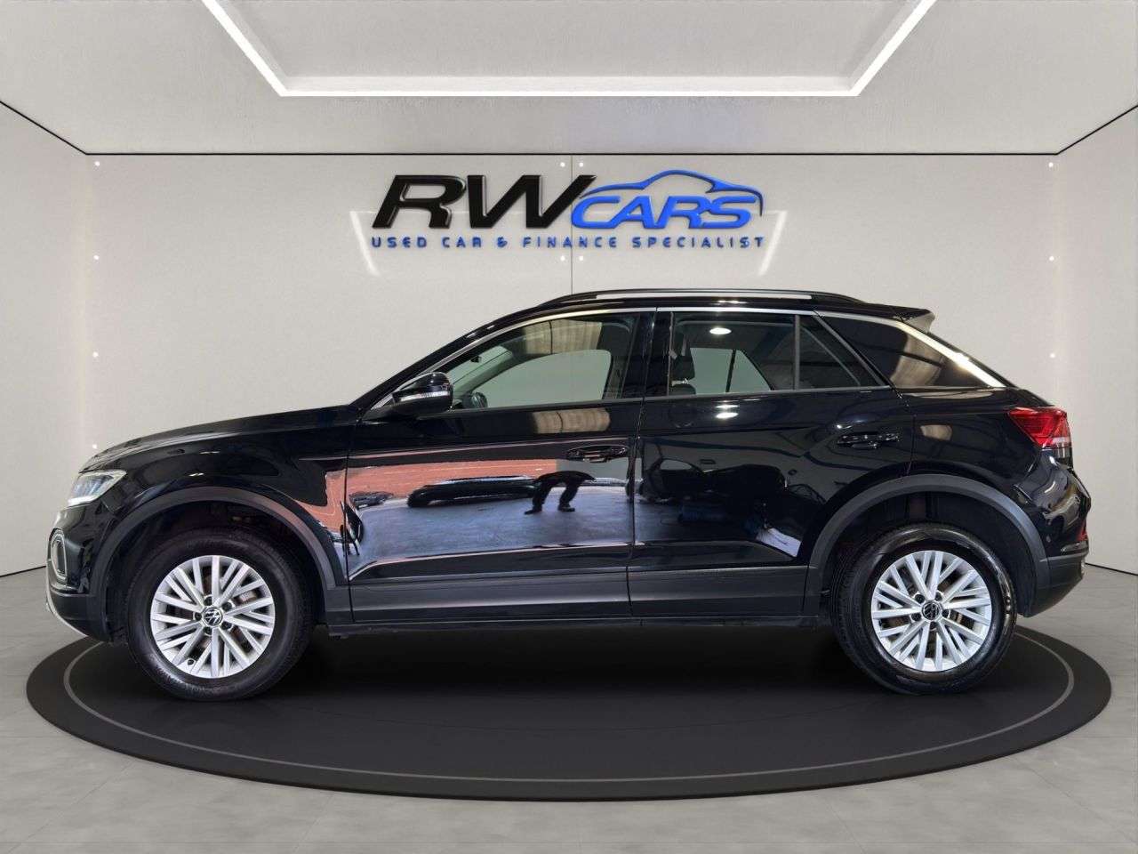 A 2023 VOLKSWAGEN T-ROC 1.0 TSI Life SUV 5dr Petrol Manual Euro 6 (s/s) (110 ps) A 2023 VOLKSWAGEN T-ROC 1.0 TSI Life SUV 5dr Petrol Manual Euro 6 (s/s) (110 ps)