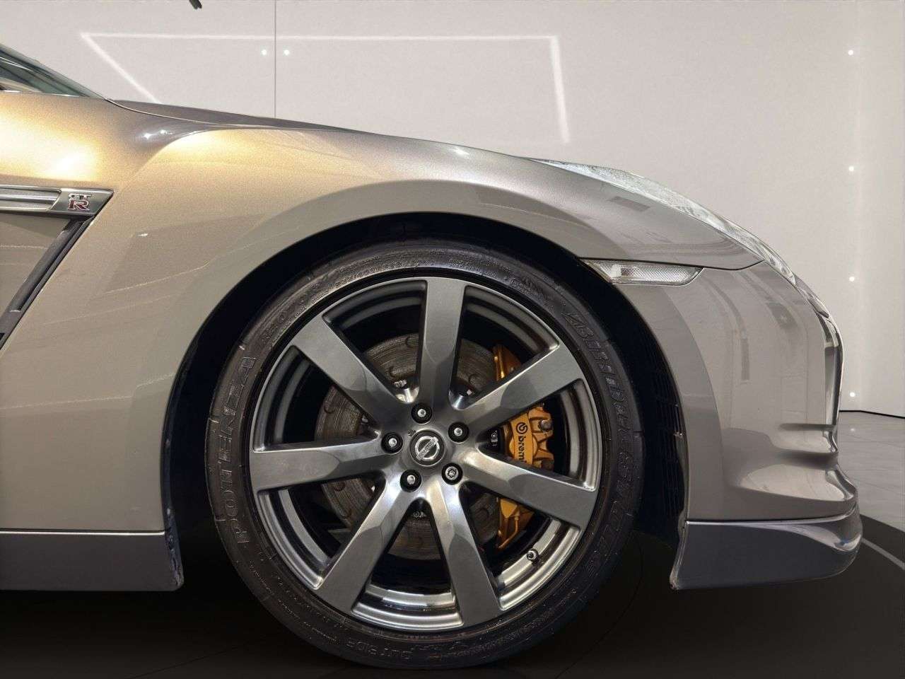 2009 NISSAN GT-R 2009 NISSAN GT-R